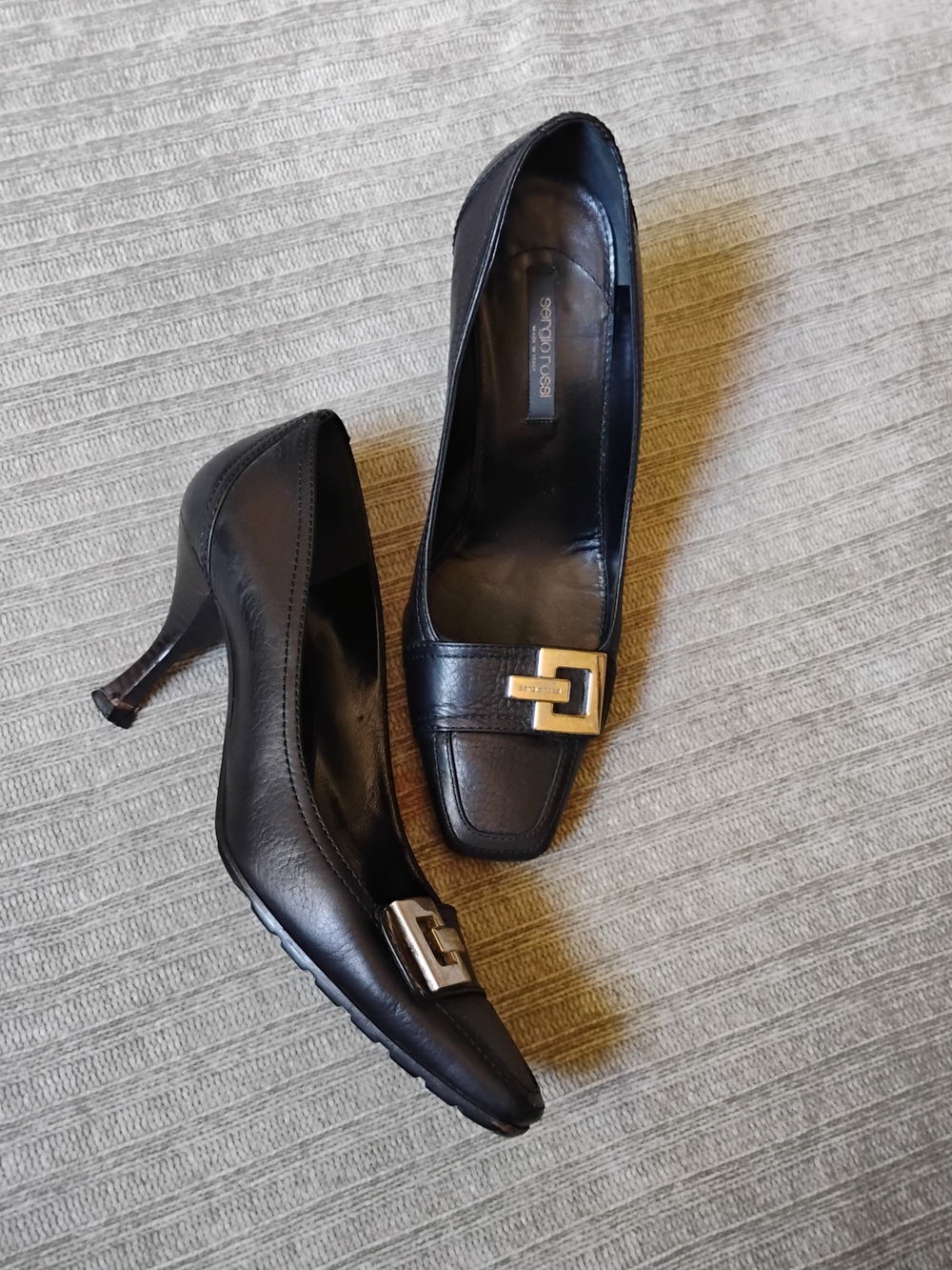 Sergio Rossi Black Leather Buckle Pumps Made in Italy Size 38.5 EUR / 8 USA